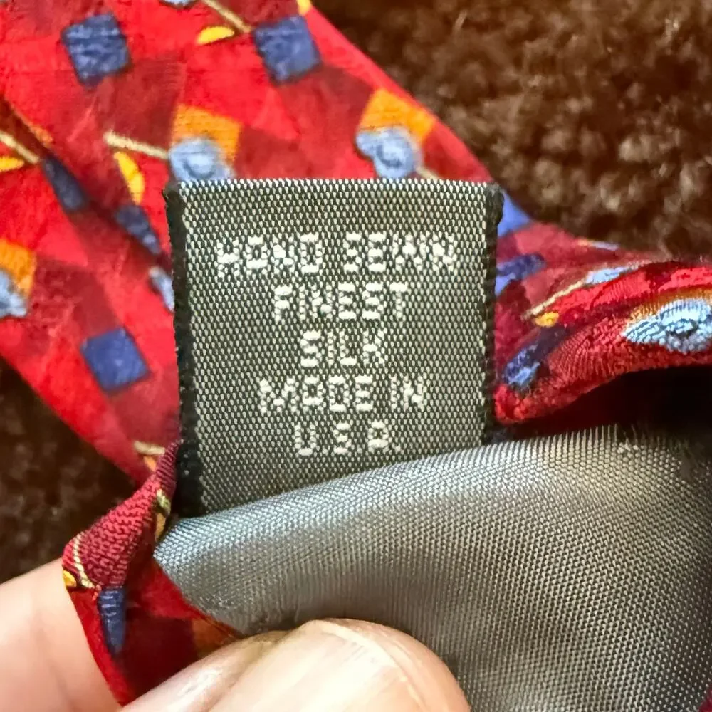 Robert Talbott Nordstrom Red Silk Hand Sewn USA Patterned Necktie MINT CONDITION